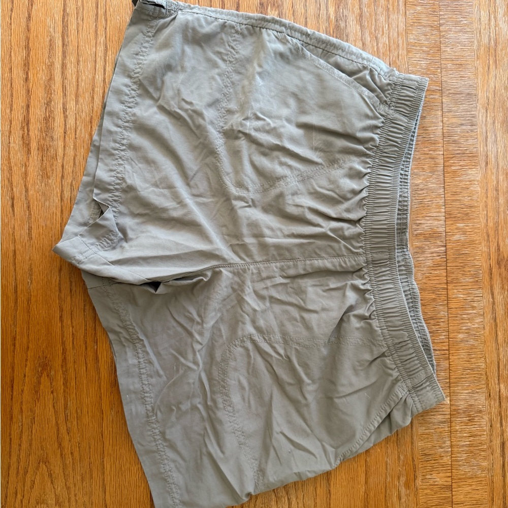 Columbia grey/khaki shorts